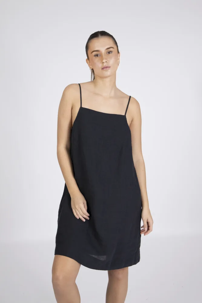 Linnie Short Linen Strap Dress B - Black - Bilde 3