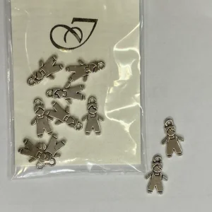 Charms – Sølvfarget gutt m/oppheng 10 stk pr pk. Charms – Sølvfarget gutt m/oppheng 10 stk pr pk.