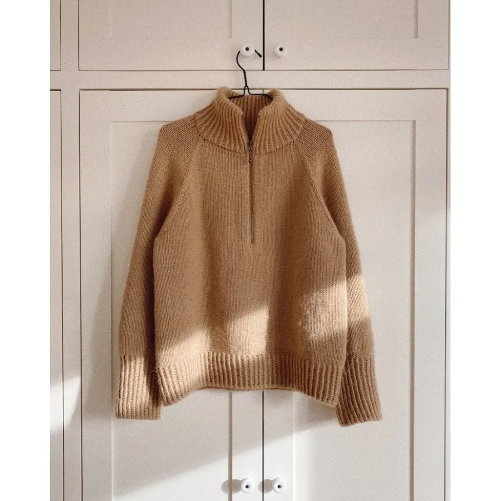 Mønster PetiteKnit – Zipper Sweater Mønster PetiteKnit – Zipper Sweater