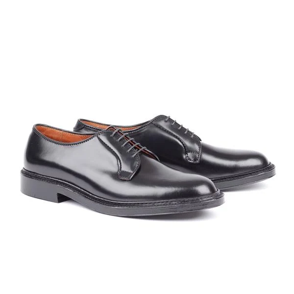 9901 E – Derby – Black