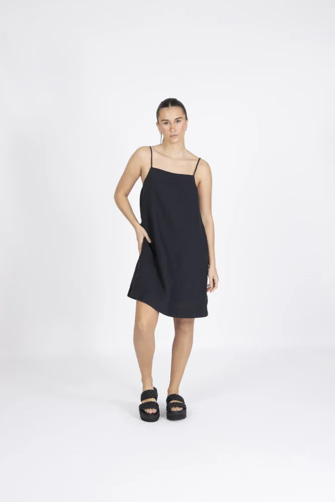 Linnie Short Linen Strap Dress B - Black - Bilde 2
