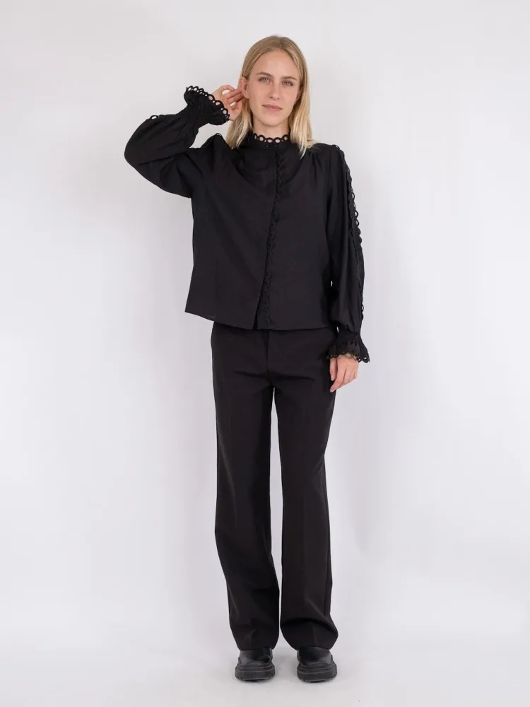 Sassie Shirt - Black - Bilde 3