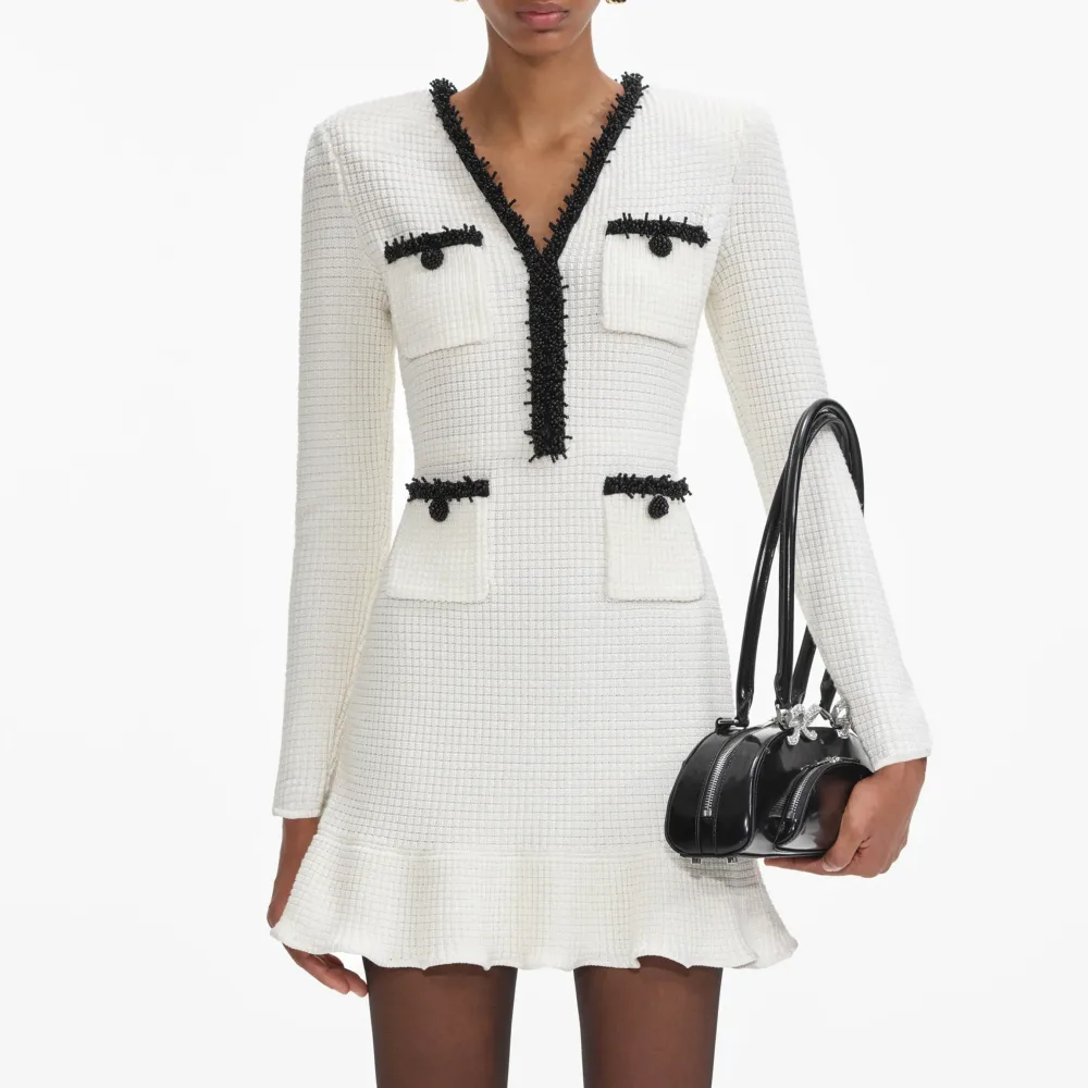 Pearl Trim Knit Mini Dress - White - Bilde 3