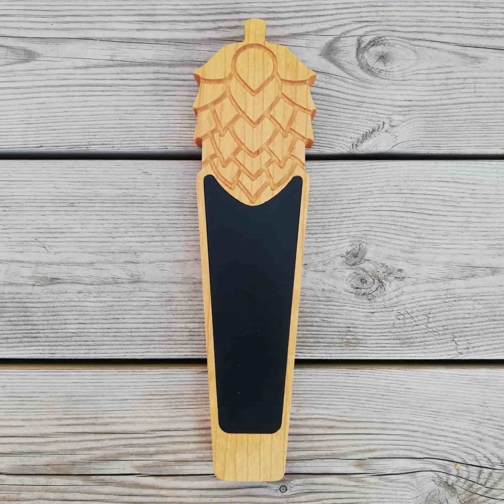 Hop Shaped Tap Handle – håndtak til tappekran med krittavle Hop Shaped Tap Handle – håndtak til tappekran med krittavle
