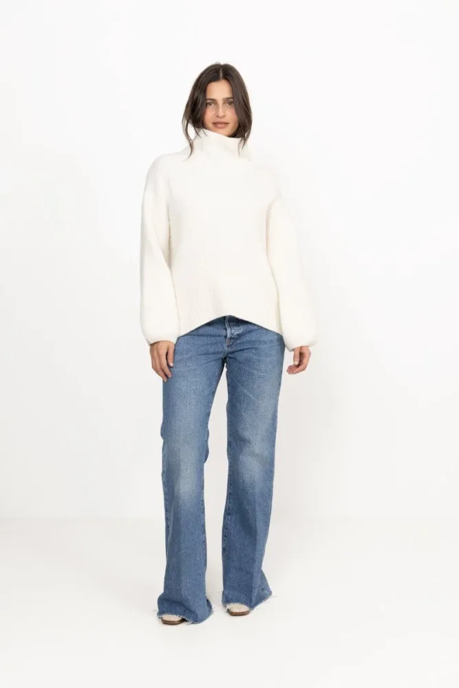 Fam Patch Short Sweater - White Alyssum - Bilde 2