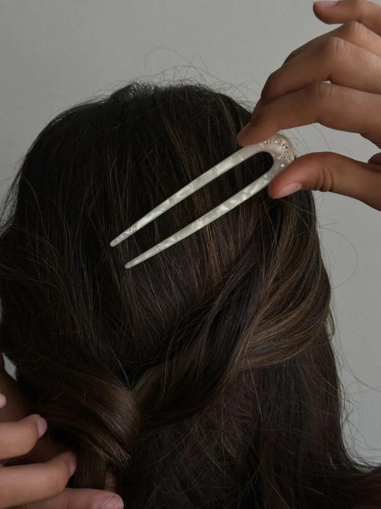 Pico Copenhagen - Sunny Crystal Hair Pin - Parchment - Bilde 2