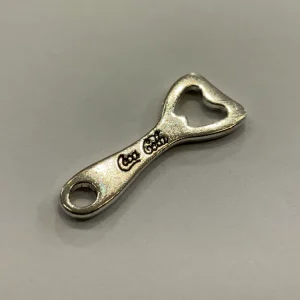 Flaskeåpner charms – 2 stk pr pk. Flaskeåpner charms – 2 stk pr pk.