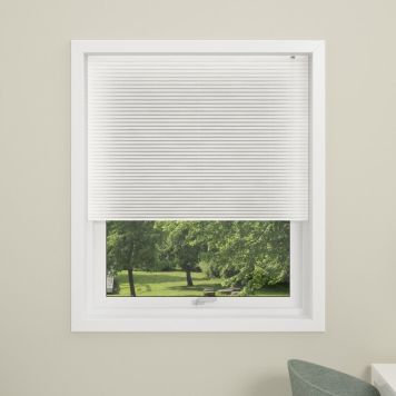 PLISSÉ DEBEL LONDON MED SNORTREKK 60X130CM HVIT PLISSÉ DEBEL LONDON MED SNORTREKK 60X130CM HVIT